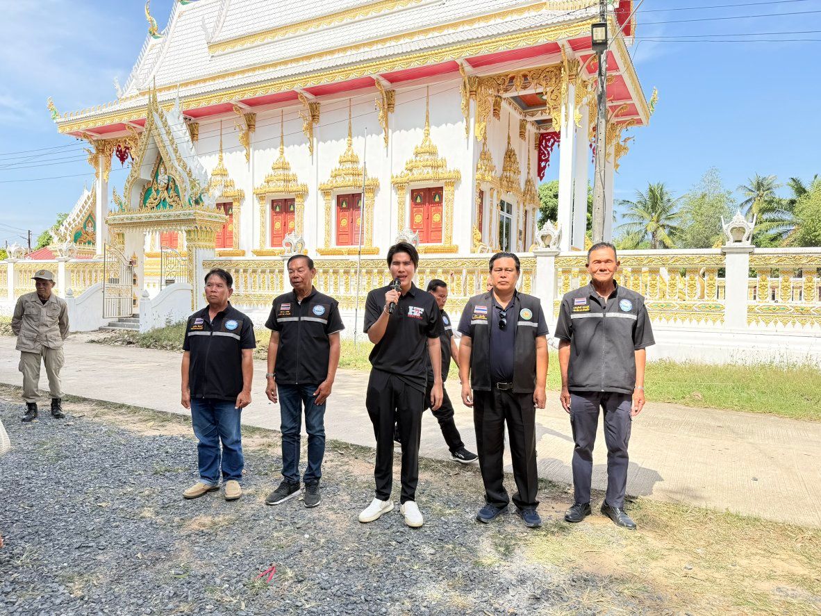 9/12/2568......นายปรีชา  เงินหมื่น  นายกเทศมนตรีตำบลบุ่งไหม/.นายชาญชัย  สิมารัตน์  สมาชิกสภาเทศบาลเขตที่1..ร่วมกับ คณะสันณิบาตรเทศบาลฯจังหวัดอุบลราชธานี ลงพื้นที่ มอบน้ำดื่ม ให้กับประชาชน ที่ประสบภัยสงคราม ..บริเวณ  .วัดบ้านกลาง /วัดโพธิ์สง่า/วัดบ้านหนองยาว/วัดนากะแซง ศูนย์พักพิงผู้ประสบภัย สงคราม ชายแดนเขมร..... อำเภอเดชอุดม จังหวัดอุบลราชธานี