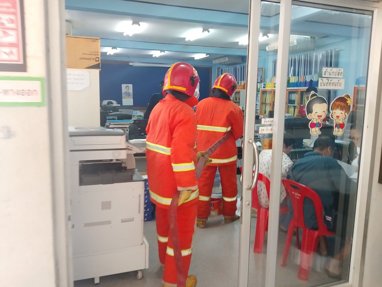4/3/2569.....เจ้าหน้าที่ป่องกันและบรรเทาสาธารณภัย ซักซ้อมแผนประจำสัปดาห์ เพื่อเตรียมความพร้อมในการปฏิบัติงาน...ณ. บริเวณเทศบาลตำบลบุ่งไหม